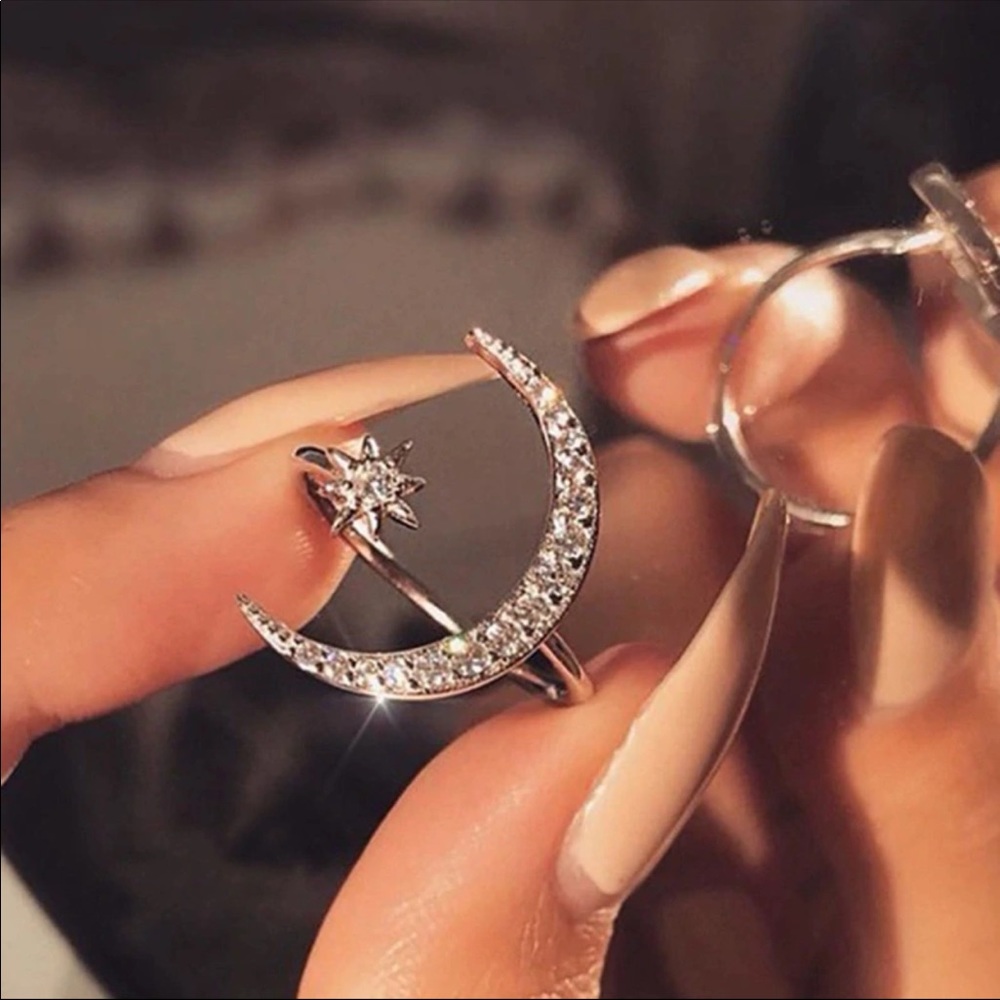 New Ring Moon & Star Dazzling Open Finger Ring - Picture 4 of 5